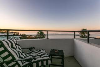 Bali and Eva Fresnaye. Luxurious 7 bedroom villa. Pool and grand patio - Cidade Do Cabo - 9