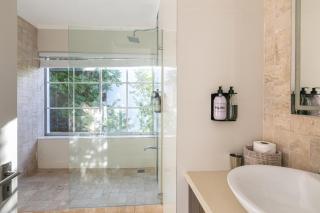 Bali and Eva Fresnaye. Luxurious 7 bedroom villa. Pool and grand patio - Cidade Do Cabo - 7