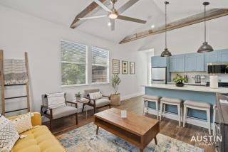 Brand-New Unit for RnR Minutes from Downtown - Austin - 5