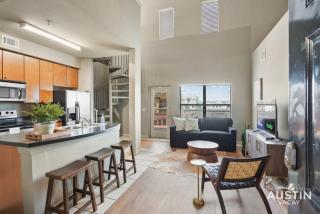 Balcony Views and Ideal West Campus Austin Location - 0