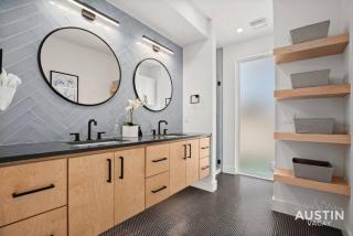 Modern Luxury Home - Minutes from Lady Bird Lake - Austin - 9