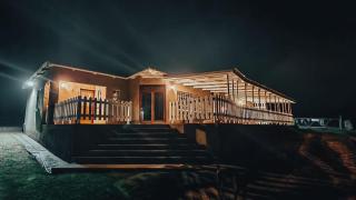 Rocks & Roses Farm stay - Lochiel - 2