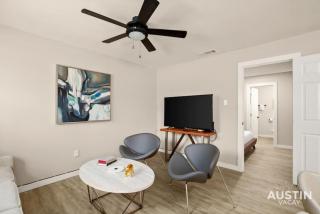 Walk to Restaurants or Cook in Subway Tile Kitchen - 5