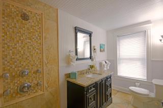 Inn on Charlotte Boutique Hotel - 7