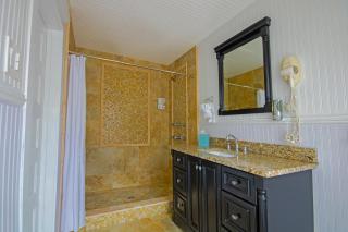 Inn on Charlotte Boutique Hotel - 8