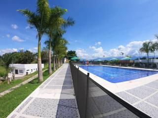 Piscina privada y mucha tranquilidad. - 4