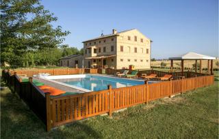 6 Bedroom Beautiful Home In Treia - Appignano - 9