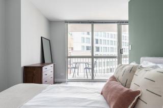 Gold Coast 1BR w Gym Pool nr Magnificent Mile CHI-221 - Chicago - 3