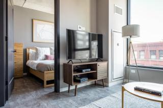 W Loop 1BR w Pool Pet Spa nr Restaurant Row CHI-290 - Chicago - 8