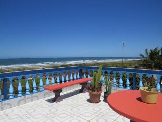 Casa na Rua da Praia com TV e Wi-fi - 9