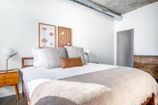 River N 1BR w Gym Pool nr L stop Beach CHI-362 - Chicago - 2