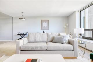 Lakeview 1BR w Gym Pool 1 block to Lincoln Park CHI-403 - 9