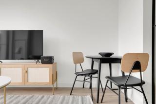 W Loop Studio w Gym Pool in heart of Greektown CHI-539 - 7