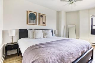 Gold Coast 1BR w Doorman Gym 2 blocks to L CHI-554 - 1