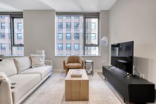Loop 1BR w gym pool lounge 1 block from L CHI-700 - Chicago - 0