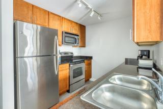 Loop 1BR w gym pool lounge 1 block from L CHI-700 - Chicago - 6