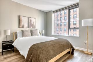 Loop 1BR w gym pool lounge 1 block from L CHI-700 - Chicago - 4