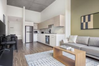 W Loop 1BR w pool gym lounge nr L CHI-750 - 5