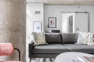 River North 1br w gym pool roof nr Riverwalk CHI-821 - 9