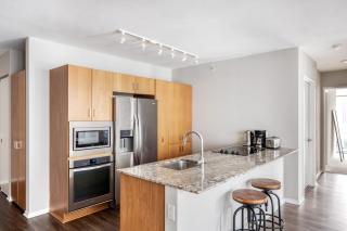 Streeterville 2br w pool gym nr Riverwalk CHI-880 - 4