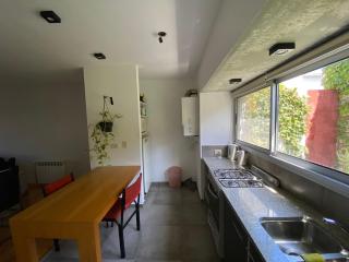 Espacioso departamento 2 dormitorios ubicado en inmejorable zona de la plata - La Plata - 7