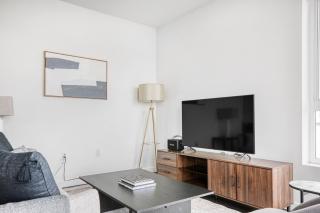 Long Beach 2BR w Gym Pool nr Shops Bars LAX-619 - 8