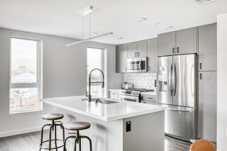 Long Beach 2BR w Gym Pool nr Shops Bars LAX-619 - Long Beach - 3