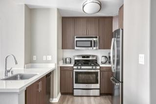 Pasadena 1br w gym pool nr Colorado Ave LAX-857 - 4