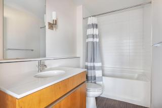 Downtown Bellevue Studio w Gym WD nr shops SEA-119 - 1
