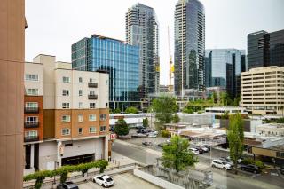 Downtown Bellevue Studio w WD Rooftop nr all SEA-139 - 9