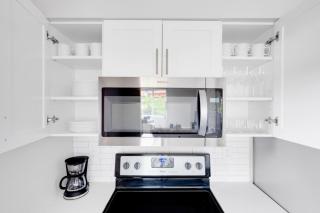 Bellevue 2BR w Indoor Pool Gym easy commute SEA-279 - 3