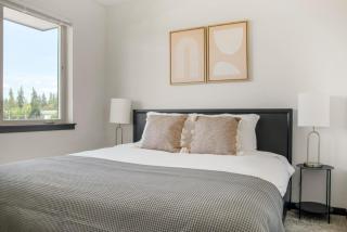 Bellevue 1BR w Gym Roof WD nr Bars Dining SEA-423 - 3