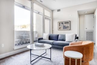 San Carlos 2BR w Gym Pool BBQ nr Caltrain SFO-910 - 0