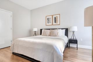 San Carlos 2BR w Gym Pool BBQ nr Caltrain SFO-910 - 1