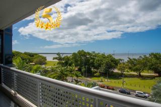 Cairns Luxury Waterview Apartment - Cairns - 9