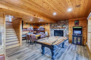 Gorgeous 6BR Cabin w/Spa, Firepit, Arcade& Mountain View - Mineral Bluff - 5