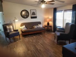 Lakefront Farm House - 34 - 9
