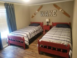 Lakefront Wakezone - 37 - 4