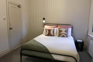Alpine Hotel, Eat Drink Sleep - 3