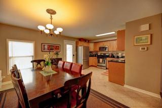 Spacious Row Home next Transit near Downtown w Parking - Chicago - 5