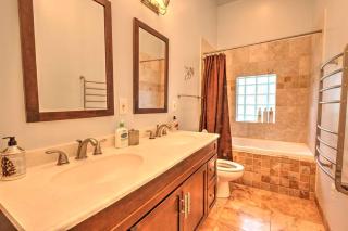 Spacious Row Home next Transit near Downtown w Parking - Chicago - 1