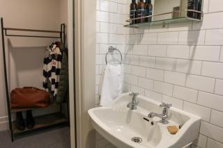 Alpine Hotel, Eat Drink Sleep - 1