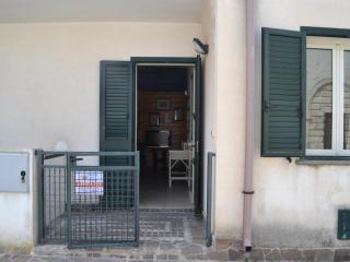 Apartment Directly On The Beach With Air Conditioning And Terrace; Pets Allowed - San Foca - 7