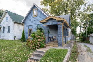 Mid-Century Cozy Home Near Indy Downtown , Foosball Table - Indianápolis - 5