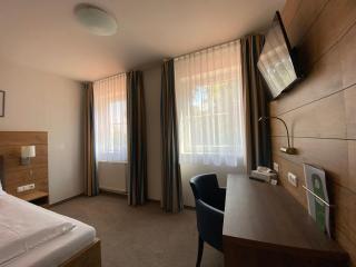 Hotel-Pension Scharl am Maibaum - Eitting - 5