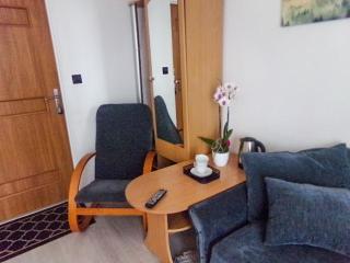 Motelik White House - pokoje gościnne - 2