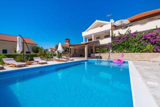 Merita Apartments with Pool - Sveti Filip i Jakov - 8