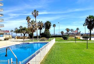 PRECIOSO ESTUDIO FRENTE AL MAR CON PISCINA - 6