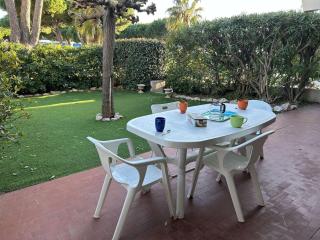 Appartement T2 6 couchages avec jardin privé et terrasse au Grau-du-Roi, à deux pas de la mer - FR-1-250-223 - Le Grau-du-Roi - 9
