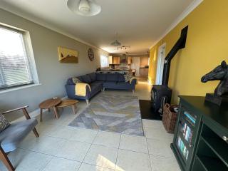 Llais Y Mor- Spacious 4 bedroom home with coastal views and nearby beach - Carmarthen - 7